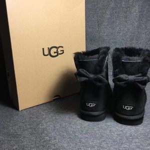 UGG BRIGETTE MINI BAILEY BOW KNIT BLACK SUEDE FUR BOOTS SIZE US 6 WOMENS